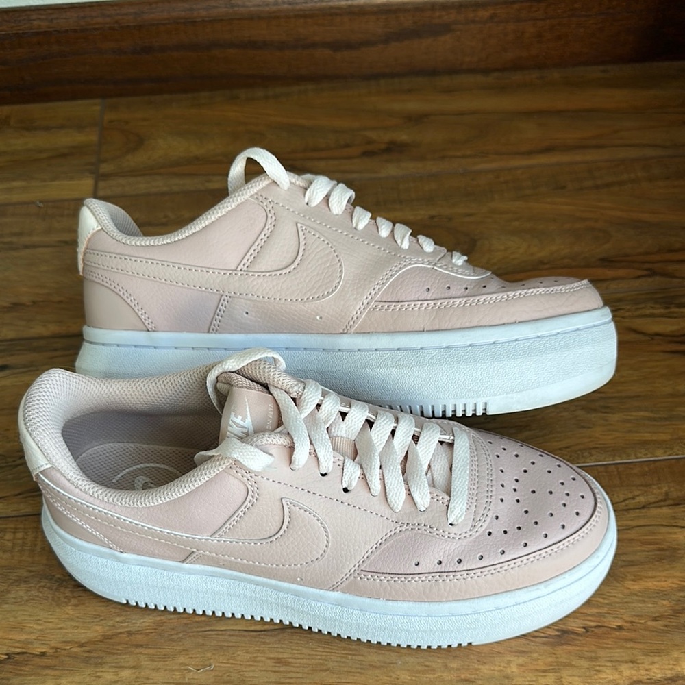 EUC Nike Women's Court Vision Alta Pink Rose Shoes Size 8.5 DM0113-600